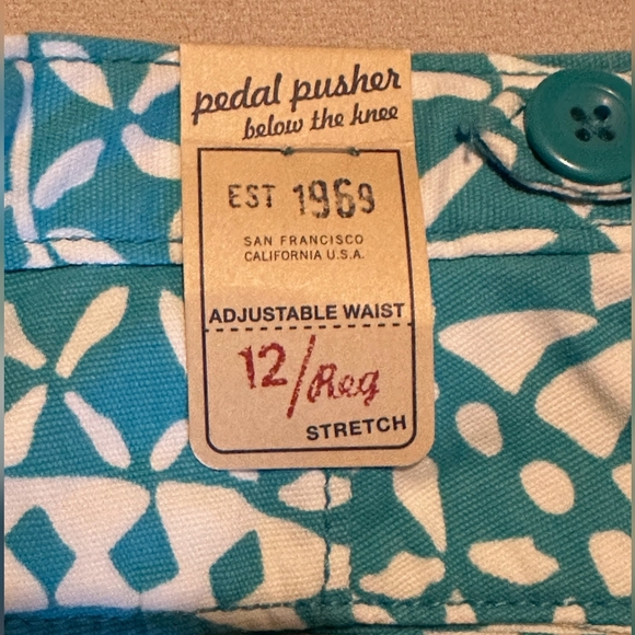 NWT GAP OVER THE KNEE KIDS CAPRI - Picture 3 of 6